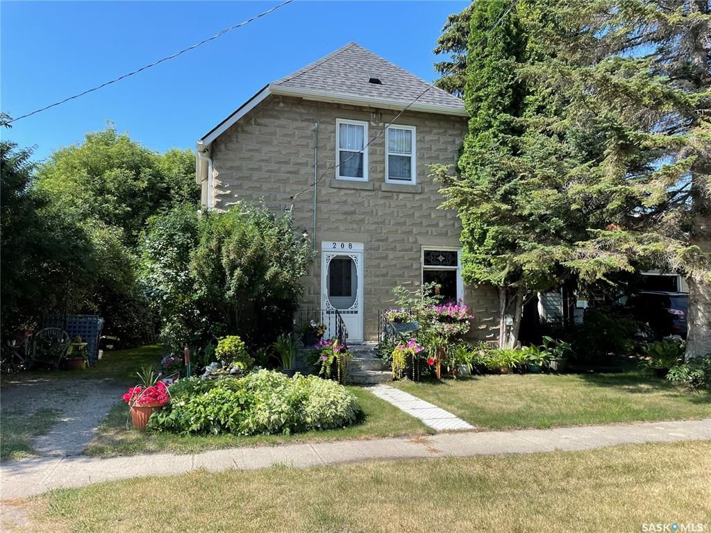 I have sold a property at 208 Montreal AVE in Saltcoats
